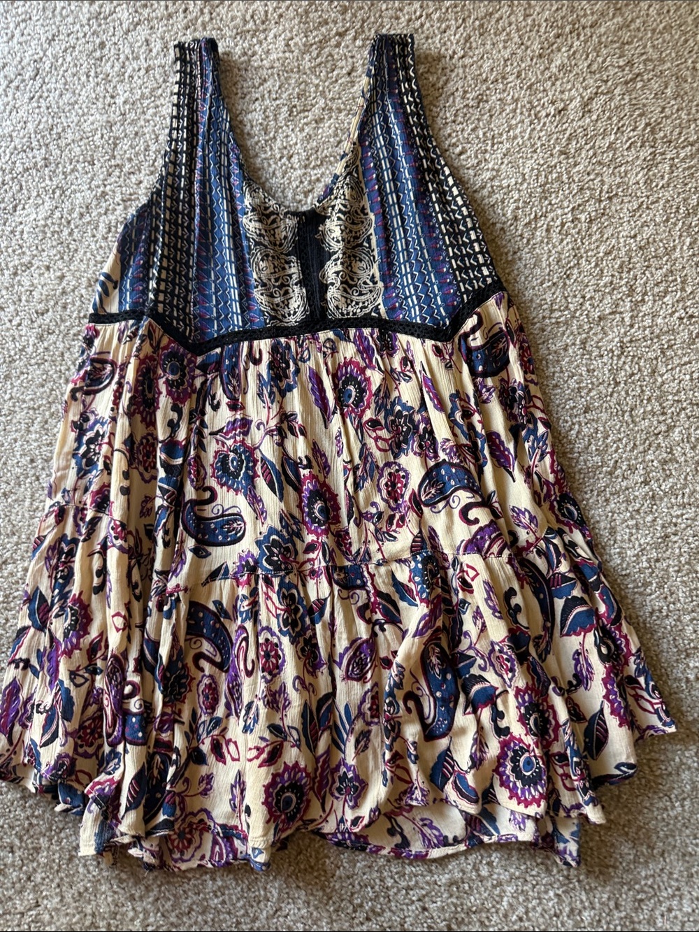 Angie Women’s Boho Paisley Tiered Tank Top in Cream and Navy Size LARGE
